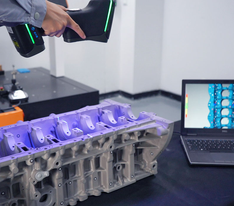 Escaneando cabeçote de motor usando scanner 3D Scantech